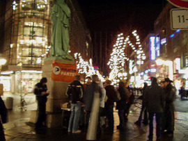Schillerdenkmal, Hannover. Demo in der Anfangsphase,  6. Nov. 2007; Foto: 2007rds